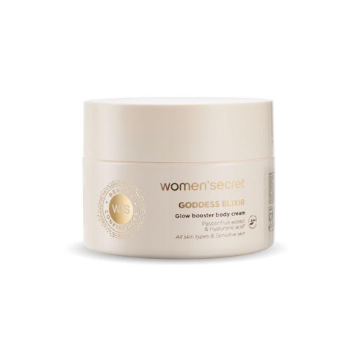  Women Secret Crema Humectante Corporal Goddess Elixir 250ml WOMEN SECRET Caja x 1 Nutre e hidrata, enriquecida con ácido hialurónico, extracto de fruta de la pasión, manteca de karité y pigmentos minerales. Su textura ligera y sedosa deja la piel delicadamente perfumada con un acab
