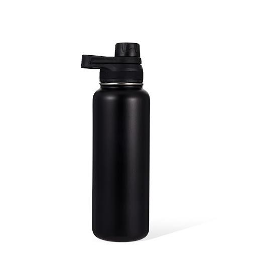 Termo 24 Oz Color Negro Tapa Boquilla Uruyen Caja x 1 Tapa de roscaCuerpo de acero inoxidable 304 de doble pared. Conserva el frío y el calor por horas. Lavar a mano. Sin logo. Ideal para rotular.