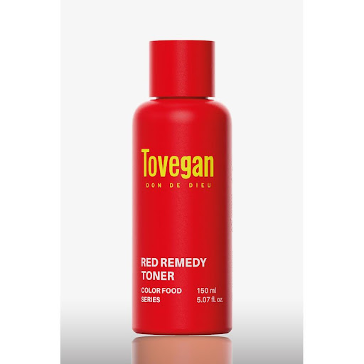 Red Remedy Toner Tovegan Botella de 150 ml x 1 Este tónico revitalizante está formulado con extractos de frutas y verduras rojas, como hibisco, arándano rojo, remolacha y fresas, que son ricos en licopeno, un potente antioxidante que combate los s
