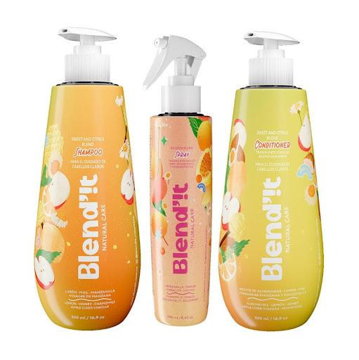 Trío Rubios y Lisos niños Blend´it Manzanilla - Shampoo x500ml, Acondicionador 500ml y Spray Desenredante x250ml  Blend´it Envases x 3 Trío natural para cabello rubio y liso – Limpieza, suavidad, brillo natural y protección diaria para cabello claro y liso.

Limpieza, suavidad y protección en una rutina diseñada especialmente para ca