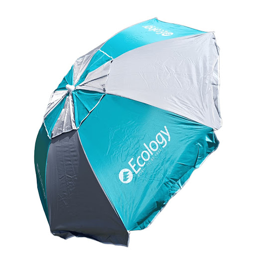 Sombrilla Ecology Uv Fibra Max (Turquesa Y Gris) Ecology Bolsa x 1 Con esta sombrilla de Ecology tendrás una excelente protección contra el sol y los rayos UV, por lo que es ideal para ir a la playa. Con sus 1.9 m te da la altura suficiente para que puedas fijarla bi
