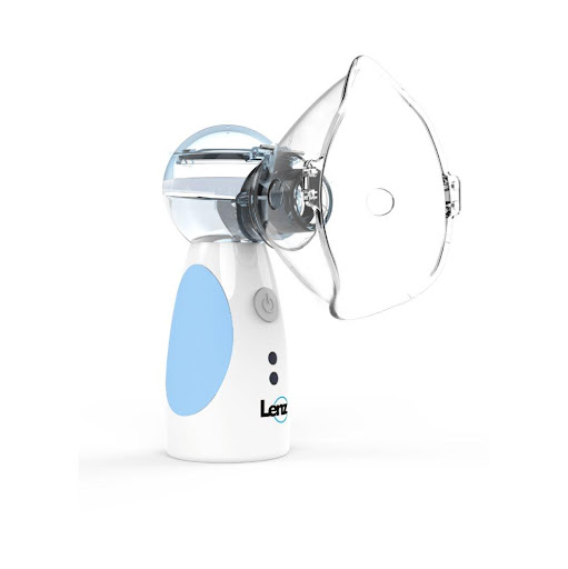 Nebulizador portátil Lenz, LT-N100, recargable, caja x 1  LENZ  Caja x 1 Es un dispositivo portátil, recargable y silencioso, diseñado para terapia respiratoria en adultos y niños, fabricado con tecnología alemana el cual emplea una malla ultrasónica para generar una niebl