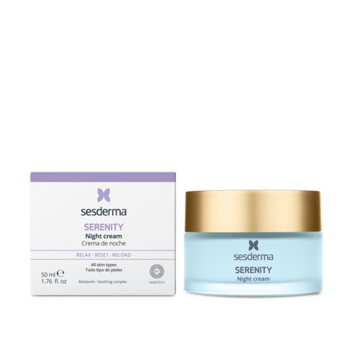 Crema de Noche Sesderma Serenity 50Ml Sesderma Envase de vidrio con tapa x 1 Crema facial de noche con melatonina que nos ayuda a combatir el daño producido durante el día sobre nuestra piel, para conseguir ese "efecto buena cara" que nos alegra el día al mirarnos al espejo po
