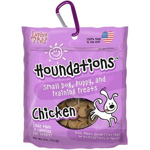 SNACK HOUNDATIONS C POLLO 4 OZ HOUNDATIONS  x 1 Snacks de entrenamiento para perros, elaborados con pollo real y sin granos. Bajos en calorías, suaves y fáciles de llevar. Ideales para recompensar a tu mascota en cualquier momento.