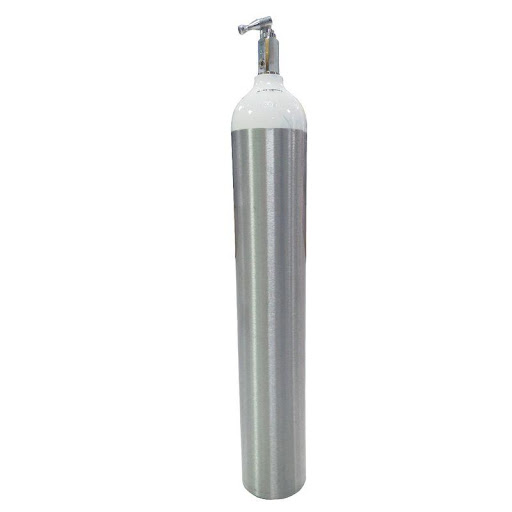 Cilindro De Oxígeno 680 Litros Generic Ofc  x 1 Cilindro de oxígeno con capacidad de 680 litros, fabricado en aleación de aluminio para mayor resistencia y portabilidad. Incluye llave para válvula y regulador con rango de flujo de 0 a 15 litros por