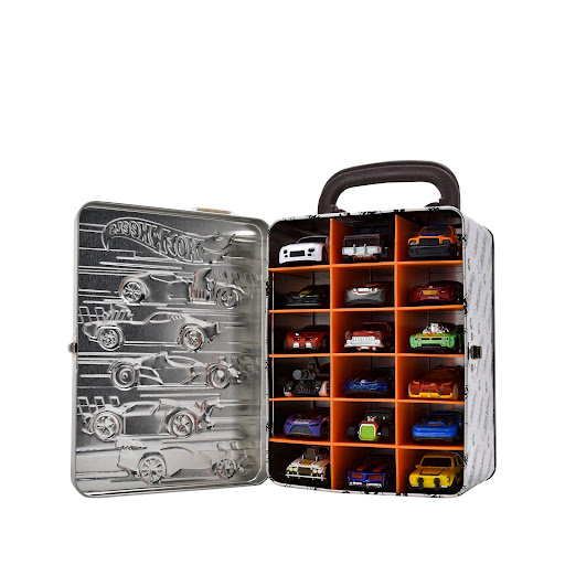 Organizador Metálico para 18 Carros Hot Wheels Gris Hot Wheels Caja x 1 Organiza y lleva la diversión de Hot Wheels a todas partes. Una forma novedosa de almacenar y transportar hasta 18 carros modelo 1:64 de Hot Wheels y otras marcas. Organizador metalico con asa para fá