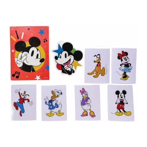 Color Box Pinta con Diamantes Mickey Amigos Bodega Ilusión Disney Caja x 1 Descubre el arte pintar con diamantes con tu personaje favorito de Disney. Fomenta aquellas habilidades manuales de tu hijo con estos increíbles productos que les permitirán convertirse en artistas.
C