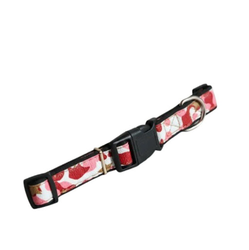 Collar Rosado Para Mascotas Ajustable Estrellas Tsuya Bolsa x 1und Collar para mascotas con diseño moderno, fabricado en materiales resistentes y cómodos. Cuenta con hebilla de seguridad y argolla metálica para sujetar la correa, ideal para el uso diario.