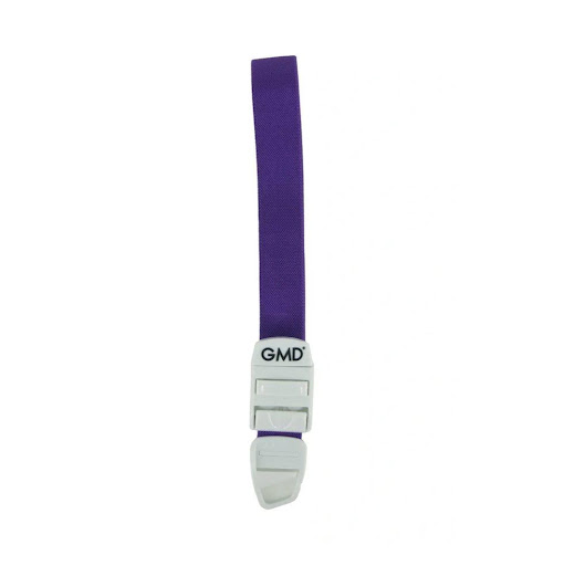 TORNIQUETE GMD PURPURA IMPORMEDICAL 1 x 1 Este torniquete arterial está diseñado para uso médico y primeros auxilios. Fabricado principalmente en poliéster, reduce la probabilidad de causar alergias en el paciente. Su broche de seguridad perm