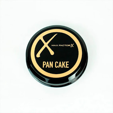Polvo Max Factor Pan Cake Con Agua Gentle Beige x 24 gr  