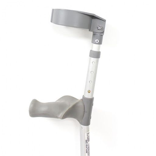 Muleta Canadiense Izquierda Graduable. Large Silver RECOVERY Individual x 1 Muleta canadiense talla L izquierda elaborada en aluminio, graduable en altura, base en caucho antideslizante.