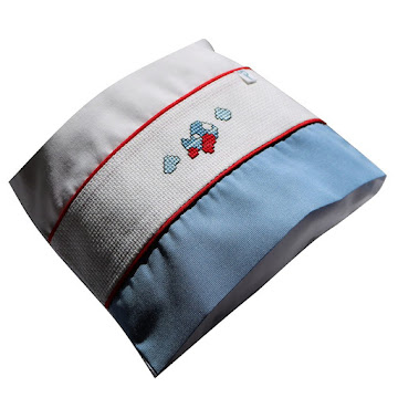Solo Online Almohada Angela Celis    Avion Azul Y Rojo X 1 Unidad 