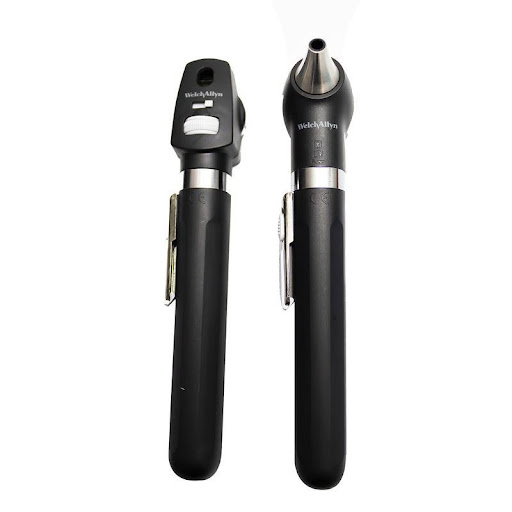 Equipo De Órganos Pocket Led Welch Negro Welch Allyn  x 1 Este set portátil incluye otoscopio y oftalmoscopio Pocket LED, diseñados para ofrecer un diagnóstico preciso con iluminación optimizada. Gracias a la tecnología LED SureColor, proporciona una luz cl