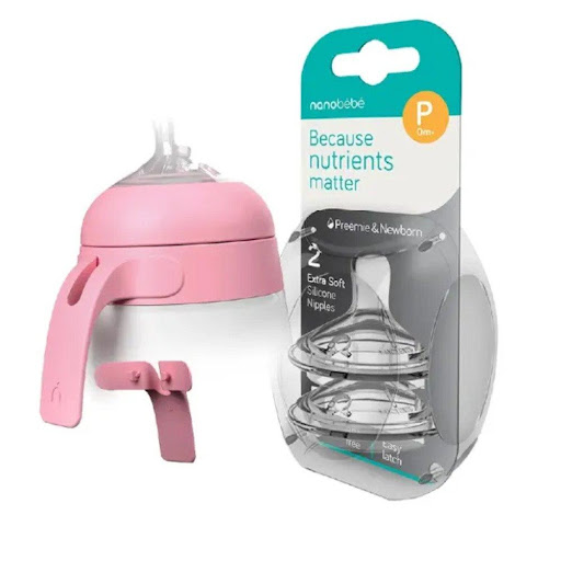 Kit bebes 6+ | Manijas Rosada + Tetina Flujo Rápido Nanobébé Caja x 2 Algunas de las características más llamativas de este biberón son:Cuenta con un sistema avanzado de ventilación de tetina: este diseño tiene como objetivo aliviar la irritabilidad en el pecho. Además,