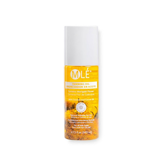 Bronceador en Aceite  MLÉ 140ml x 1 und Logra un color de piel dorado con el Bronceador en Aceite MALÉ a base de extractos naturales que permiten acelerar el bronceado y obtener un color uniforme, duradero e intenso; mientras hidratan y cui
