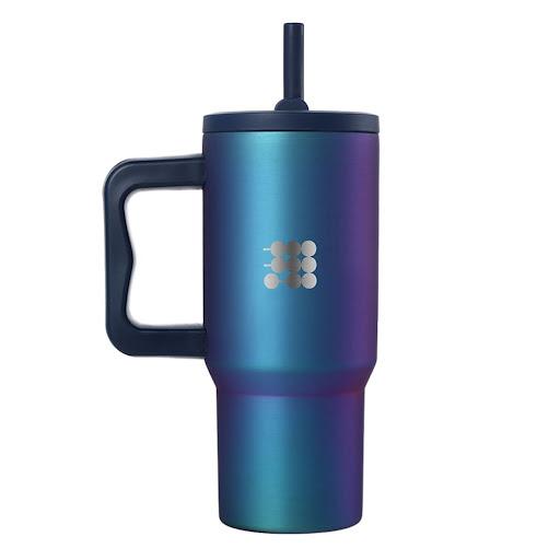 Termo Mini Tumbler Cubitt Bolsa x 1 Termo Cubitt Mini Tumbler: Tamaño compacto, rendimiento completo. 709 ml, conserva frío 24h. Tapa antiderrames con sorbete, acero inoxidable libre de BPA.