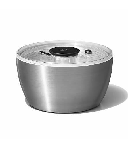Centrífugadora ensaladas OXO Good Grips acero inoxidable Oxo Caja x 1 Seca y conserva las hojas frescas fácilmente con su sistema de giro suave. Diseño elegante con bowl de acero inoxidable y tapa desmontable.