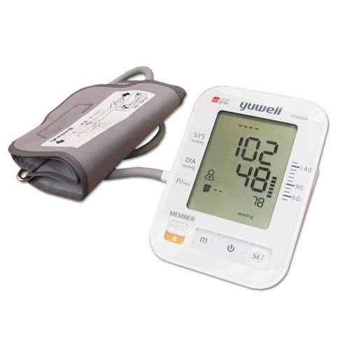 Tensiómetro Digital Brazo Ye680A Yuwell  x 1 Diseñado para uso adulto, permite medir presión sistólica, diastólica y pulso con alta precisión. Cuenta con pantalla LCD de gran tamaño, detección de arritmias, promedio de tres mediciones y memoria 