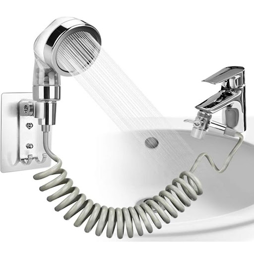 Grifo Flexible Universal Agua A Tu Alcance GENERICO Unidad x 1 Descubre la funcionalidad y comodidad que aporta la Extensión de Grifo Flexible a tu cocina o baño. Con un diseño universal y fácil de instalar, este accesorio es esencial para llegar a todos los rinc