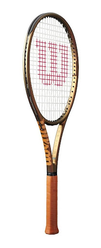 Raqueta De Tenis Wilson Pro Staff 97 V.14 (3) 315Gr Wilson Papeleta x 1 DESCRIPCIÓN DEL PRODUCTO:MODELO: PRO STAFF 97 V14 315gSi eres lo suficientemente fuerte para manejar esta raqueta, la recompensa en poder es enorme. La Wilson Pro Staff 97 V14 es una raqueta orientada