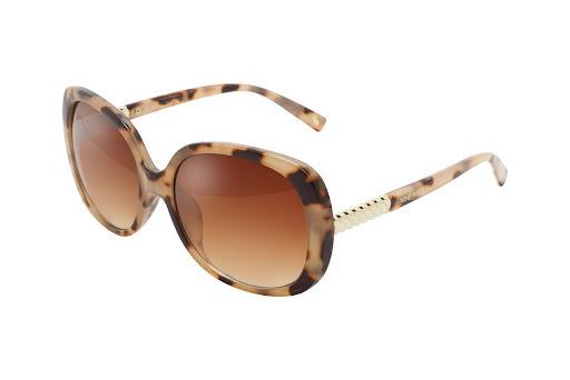 Gafas De Sol 54302RNJ201 Para Mujer NINE WEST Caja x 1 Nine West, marca internacional nacida en EE. UU. En 1977, está presente en más de 68 países y ciudades ícono de la moda como Londres, Milán, París y Nueva York. Representa un estilo femenino y atempor