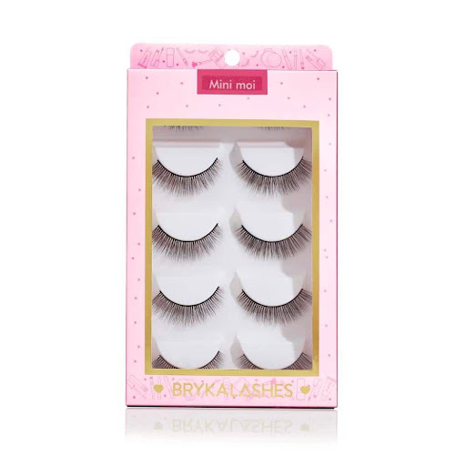 Pestañas Postizas Mini Moi -5 Pares Bryka Caja x 5pares Pestañas enteras 3D con banda super suave, reutilizables en 10 posturas, livianas de apariencia súper natural, elaboradas en falso pelo mink (crespas, despeinadas y multicapas), corta en los extremos 