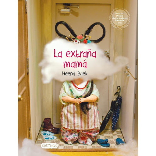 La Extraña Mamá. Heena Baek (t.d) Kokinos Libro x 1.0 EXTRANA MAMA, LA td Kokinos  A la mamá de Jojo se le complica el día. Está trabajando y la llaman del colegio: el niño tiene fiebre y lo han mandado a casa. La mujer, nerviosa, llama a su madre para q