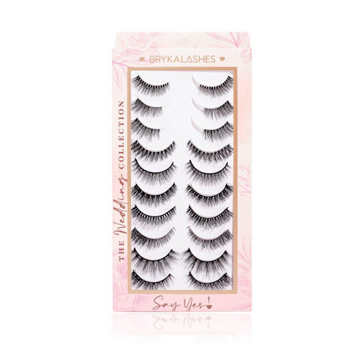 Pestañas Postizas The Wedding Collection Vol.2 Bryka Caja x 10 Pares ¡Descubre nuestra Edición Especial para Novias! Esta colección incluye 3 pares de pestañas de esquina, diseñadas para lograr un efecto foxy, elaboradas con una cómoda banda transparente. Cada par de e