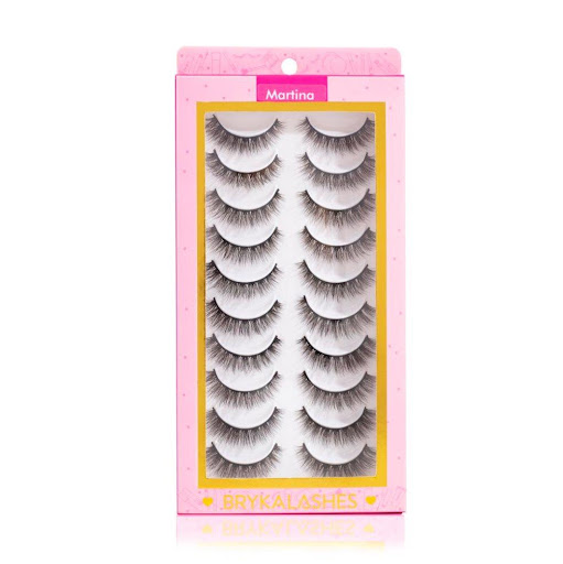 Pestañas Postizas Martina -10 Pares Bryka 1 Unidad x 10pares Una de las preferidas de los maquilladores colombianos, efecto agatado y tamaño corta de apariencia muy natural.
Pestañas enteras 3D
Banda suave
Reutilizables entre 10 y 15 posturas con adecuados c