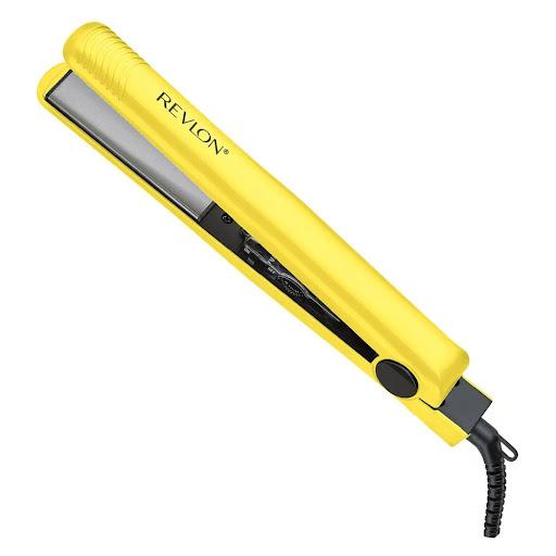 Plancha Revlon Profesional SmoothStay con Tecnología Cerámica Revlon Caja x 1 Su avanzada tecnología cerámica mantiene la humedad natural del cabello, logrando un acabado brillante, sedoso y libre de frizz durante todo el día.