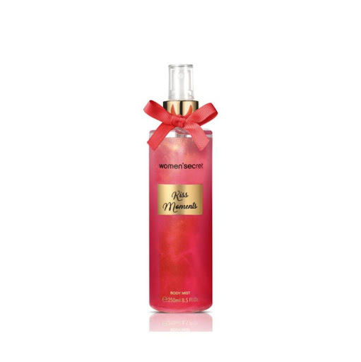 Body Mist Women Secret Red Splash 250ML WOMEN SECRET caja x 1 Experimenta el atractivo de Kiss Moments de Women'Secret, un encantador perfume diseñado exclusivamente para la mujer moderna y segura de sí misma. Esta fragancia femenina es una hermosa mezcla de fem