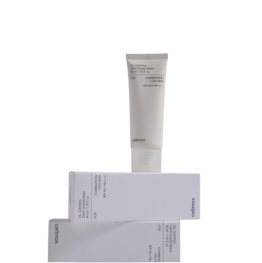 Celimax Protector Solar Ligero para Control de Sebo 40 mL CELIMAX CAJA x 1 Protección solar Hibrido de amplio espectro con control de brilloControla el exceso de grasa y los brillos indeseadosMinimiza poros visibles y aporta equilibrioAcabado mate, sin residuos blancos1). AN