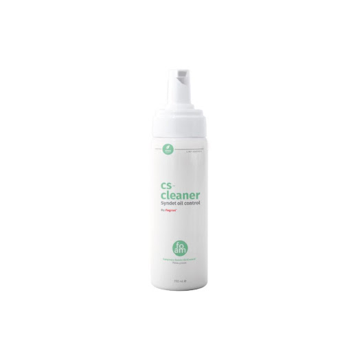 Limpiador Fagron Cs Cleaner Oil Control Espumero 200 ML CS CLEANER  FRASCO ESPUMERO x 200 ML Espuma cremosa de uso diario que reduce el exceso de grasa y controla el brillo, mejorando la textura y apariencia de la piel, sin generar resequedad ni descamación.

Contiene Dtox System, que aporta 