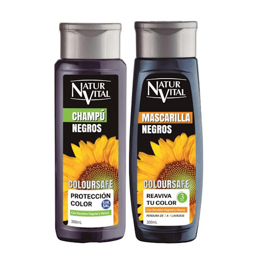 Kit Naturvital Negro – Coloursafe NATURVITAL Frasco x 2 Und Línea capilar ideal para cabellos naturales o teñidos.

Champú: Nueva fórmula de triple acción, con extracto natural de Semilla de Girasol, Aloe Vera, Henna y Keratina Vegetal para cabellos naturales 