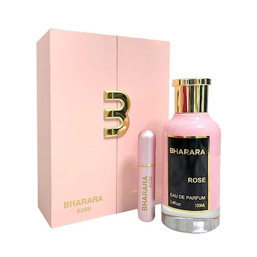 BHARARA ROSE BHARARA BHARARA ROSE x 100 ML Sumérgete en la exquisita feminidad de Nueva Bharara Rose, una fragancia inspirada en rosas. Conviértete en una experiencia floral única con una mezcla de notas afrutadas y un toque de vainilla dulce.