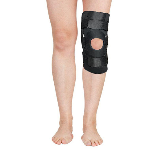 Brace Recovery Life Rodilla Articulación Libre M RECOVERY LIFE Individual x 1 Órtesis para la estabilidad lateral y medial de la rodilla y de la patela. Fabricado en neopreno que permite la transpiración de la piel.