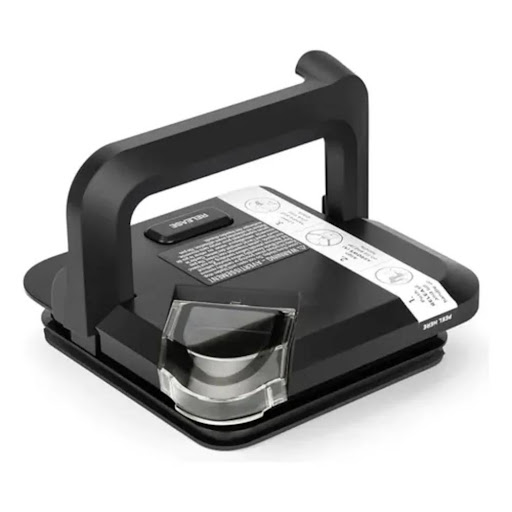 Jarra Con Tapa 72 Onzas Shark Ninja Shark Ninja Caja x 1 La Jarra con Tapa de 72 onzas es el complemento perfecto para tu cocina y tus reuniones. Su amplia capacidad te permite preparar, almacenar y servir grandes cantidades de agua, jugos, té helado u otra