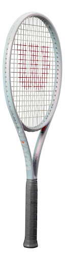 Raqueta De Tenis Wilson Shift 99 Pro V1 (315G) (4 - 1/4; (2)) Wilson Papeleta x 1 RAQUETA DE TENISSHIFT 99 PRO V1Descripción deproductos: Modelo: SHIFT 99PRO V1Raqueta de rendimiento revolucionario queincorpora tecnología moderna para generar grandes efectos con una comodidad sinpr