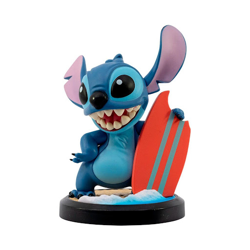 Figura Coleccionable Stitch Surfista Disney 10 cms Disney Caja x 1 Atrapa las olas de emoción mientras Stitch llega a la playa con su estilo surfista. Figura coleccionable Stitch Surfista con acabados detallados de larga duración. Parte de una serie de 6 figuras que 