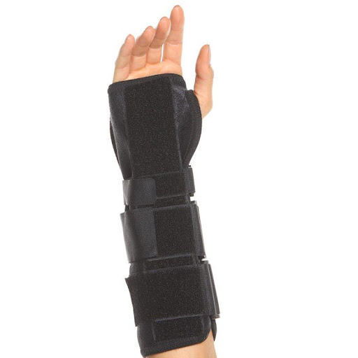 MUNEQUERA ANTEBRAZO IZQUIERDA KR KROMIA  x 1 Es un dispositivo ortopédico diseñado para brindar soporte y estabilidad en la muñeca y el antebrazo. Su diseño ergonómico ayuda a reducir el dolor y prevenir lesiones, siendo ideal para condiciones c