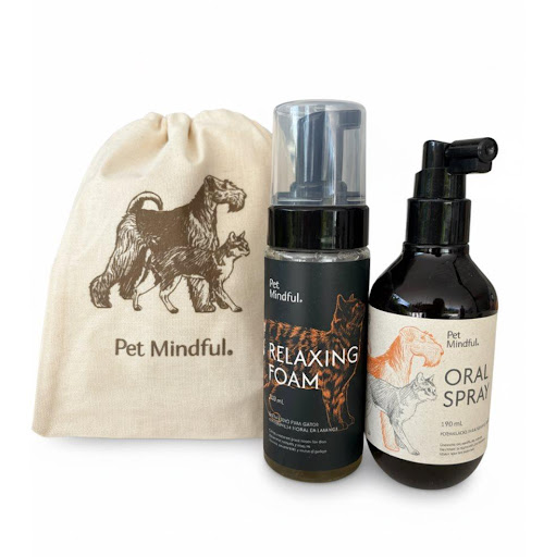 Kit de salud y bienestar. Ingredientes naturales. Enjuague bucal y espuma relajante para gatos nerviosos. Pet Mindful  Spray 190mL, Espumero 140mL x 2 Este kit reúne dos productos pensados para el cuidado diario de tu gato: El enjuague bucal natural con caléndula y manzanilla que limpia suavemente sin cepillado, elimina bacterias y deja un aliento f
