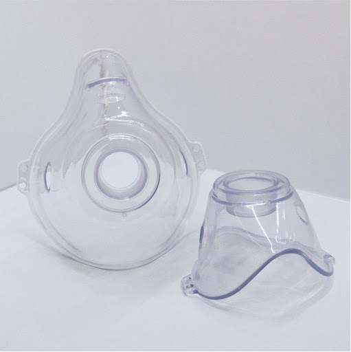 Mascarillas para nebulizador Lenz, paquete x 2 (adulta y pediátrica)  LENZ Paquete  x 2  En el empaque vienen 2 mascarillas, una adulta y una pediátrica.
Accesorio ideal para nebulizador portátil, ultrasónico o de malla (no trae la micro cámara o reservorio).
Nuestras mascarillas combinan