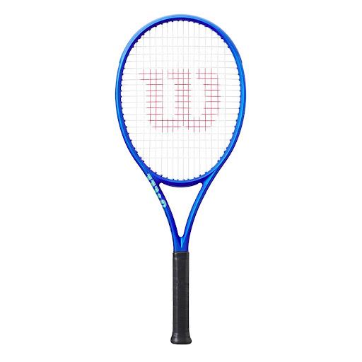 Raqueta De Tenis Wilson Ultra 100 V5 (4 - 3/8" (3)) Wilson Bolso x 1 Modelo: Ultra 100 V5La Wilson Ultra 100 V5 ha sido meticulosamente rediseñada para ofrecer una experiencia de juego aún más dinámica y satisfactoria. Su equilibrio entre peso, balance y rigidez la con