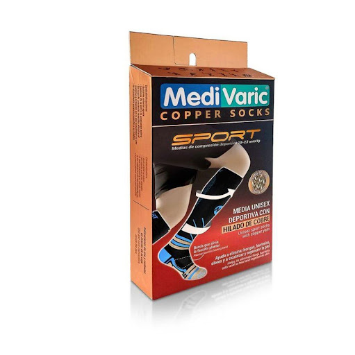 Unisex Deportivo Calcetín, Hilado con Cobre Negro Azul L Medivaric Products SAS Unisex calcetín deportivo en hilados con cobre com. 18-23 mmHg L negro-azul  x 1und Media unisex calcetín deportivo en hilados con cobre compresión 18-23 mmHg.
Amplia zona de ajuste, para un flujo sanguíneo constante.
Compresión graduada decreciente que favorece el retorno venoso.
Di