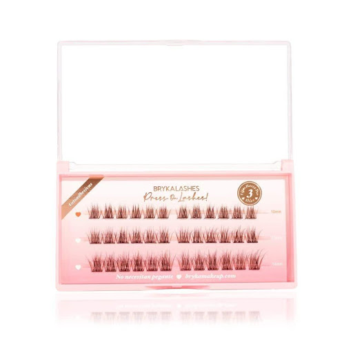 Pestañas Postizas Individuales Press-On Espresso - 3 Líneas Bryka Caja x 36 und Nuestro paquete de pestañas color marrón contiene 3 líneas con 36 puntos autoadhesivos, de 10 mm, 12 mm y 14 mm en un rizo D. Puedes seleccionar la longitud de pestañas que prefieras, entre un rango q