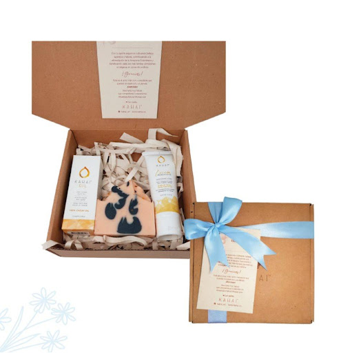 Kit Colección Vital: Kahai Oil+Loción Hidratante+Jabón Aartesanal con Cacay Kahai Kit Colección Vital: Kahai Oil+Loción Hidratante+Jabón Aartesanal con Cacay x 3 Kit completo de cuidado natural con aceite puro de Cacay amazónico, loción hidratante y jabón artesanal. Rutina facial y corporal antiedad. Hidratación profunda, reduce arrugas, aporta firmeza. 100% n