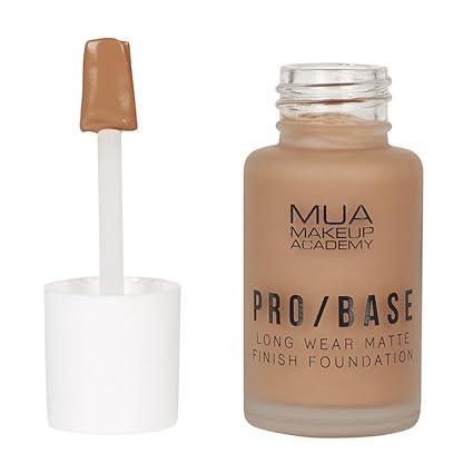 Base Pro de Larga Duración con Acabado Mate Make up Academy liquida x 1  