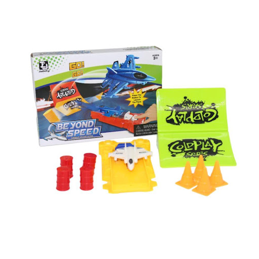 Set Lanza Aviones Combate Caja Plasticos Asociados  x 1 Es un juguete emocionante y educativo, fabricado en plástico resistente y seguro. Incluye un lanzador y aviones de combate con diseños detallados, ideales para recrear escenarios de vuelo y fomentar l