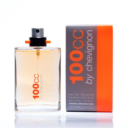 100 CC BY CHEVIGNON EDT 100 ML CHEVIGNON 100 ml x 1 El Perfume de Hombre Chevignon 100cc 100 ml EDT es una fragancia elegante y fresca, diseñada para el hombre moderno y sofisticado. Con un equilibrio perfecto entre notas cítricas y amaderadas, este pe