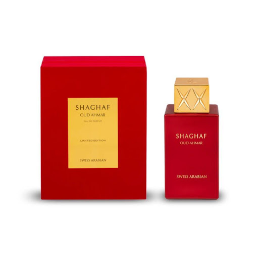 Perfume Swiss Arabian Shaghaf Oud Ahmar EDP 75ml Swiss Arabian Botella x 1 Es una cálida fragancia gourmand de ámbar que transmite silenciosamente lujo y opulencia. Una entrada brillante con bergamota y notas verdes frescas como el amanecer. Un corazón apetecible de melón, m